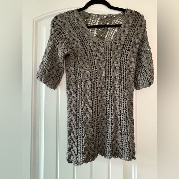 🌞 Handcrafted Crocheted 3/4 Sleeve Gray Sweater - Picture 1 of 3